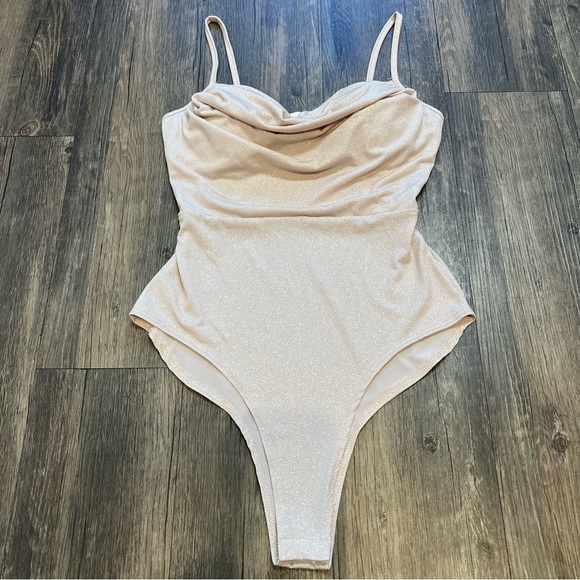 Studio 1011 Women’s Low Cut Cowl Neck Sleeveless Cream Glitter Padded Bodysuit M - Picture 9 of 11